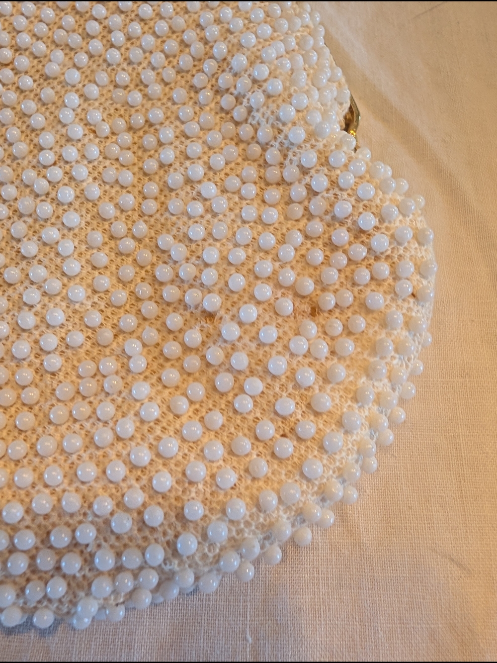 2/20$ Vintage White Beaded Clutch with Metal Handle - Picture 2 of 8